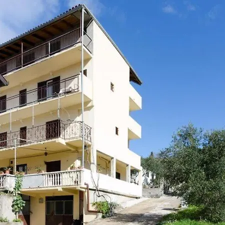 Dalmatin Uljana - 3 * Zuljana