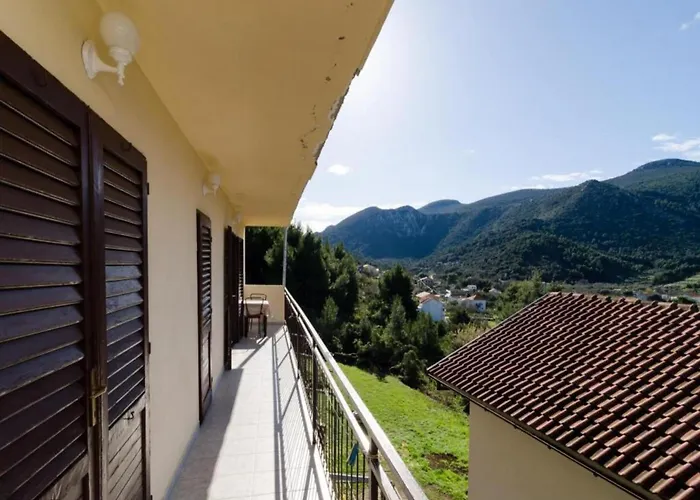 Dalmatin Uljana - 3 Žuljana